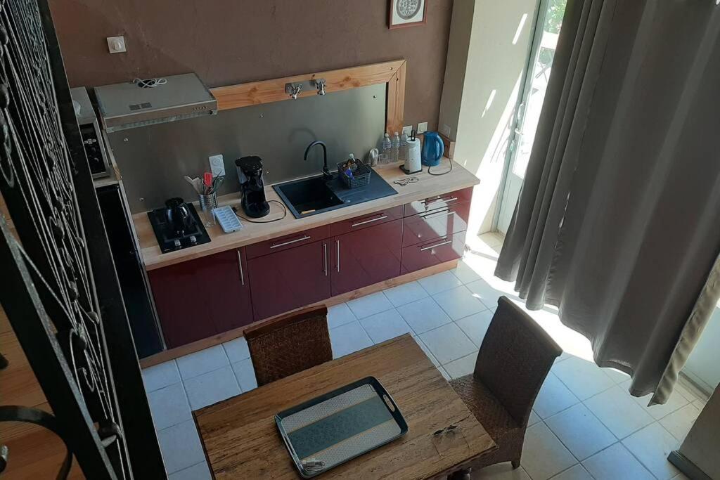 Appartamento Cave Atelier Dans Ancien Domaine Viticole Moux Esterno foto