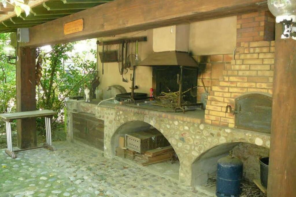 Appartamento Cave Atelier Dans Ancien Domaine Viticole Moux Esterno foto